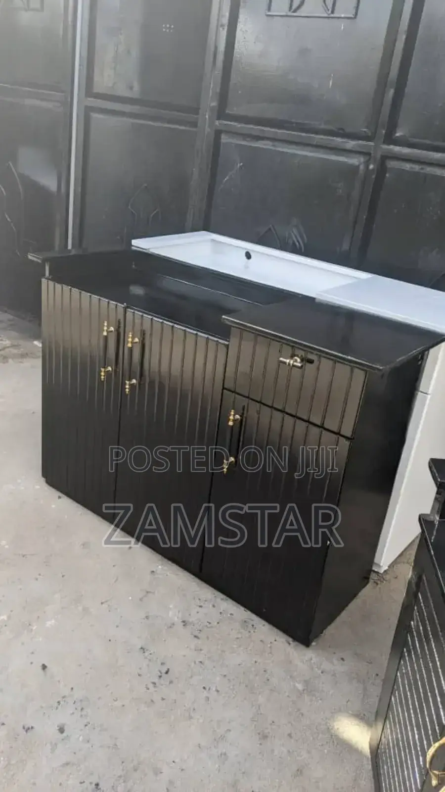 Kitchen Cabinet