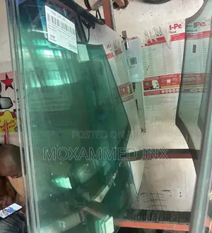 Hilux Old Model Windshield 166