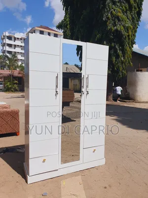 Kabati Milango Mitatu