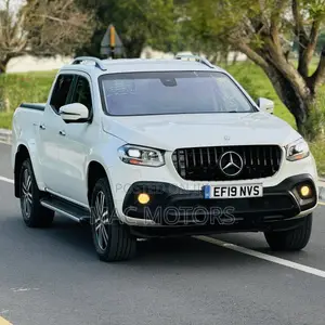 Mercedes-Benz X Class 2022 White