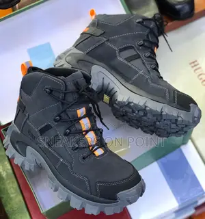 New Caterpillar Safety Boots