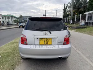 Toyota IST 2007 Silver