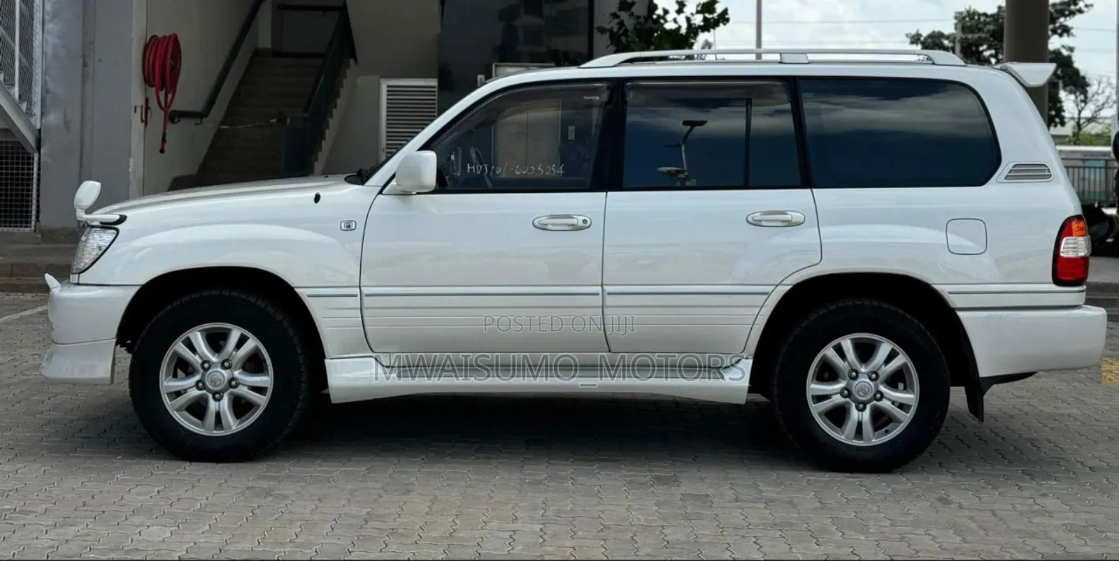 Toyota Land Cruiser 2005 Off white