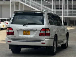 Toyota Land Cruiser 2005 Off white