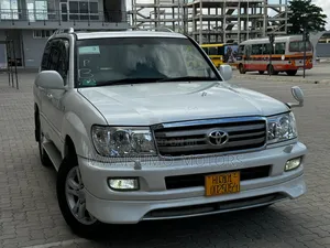Toyota Land Cruiser 2005 Off white