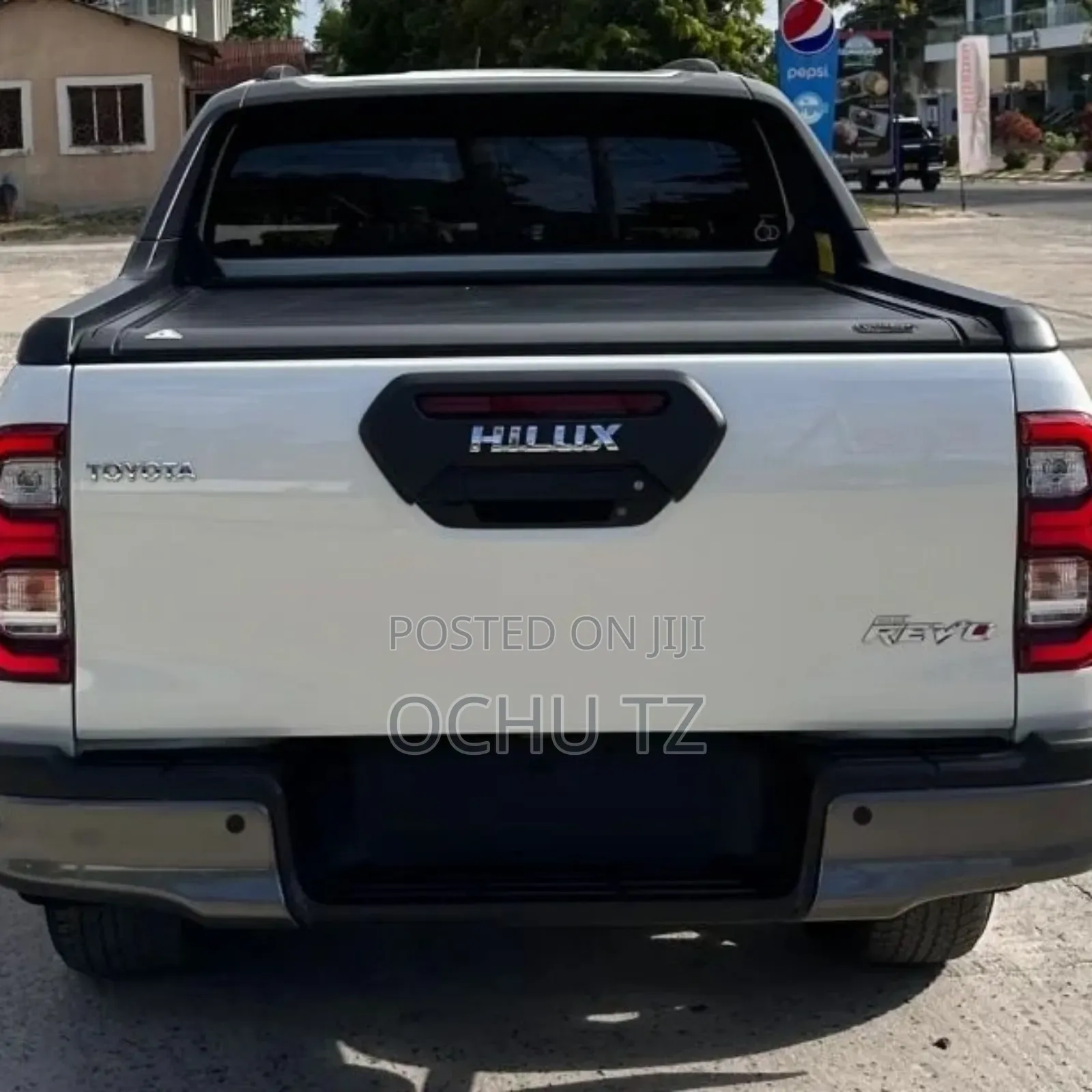 Toyota Hilux 2021 White