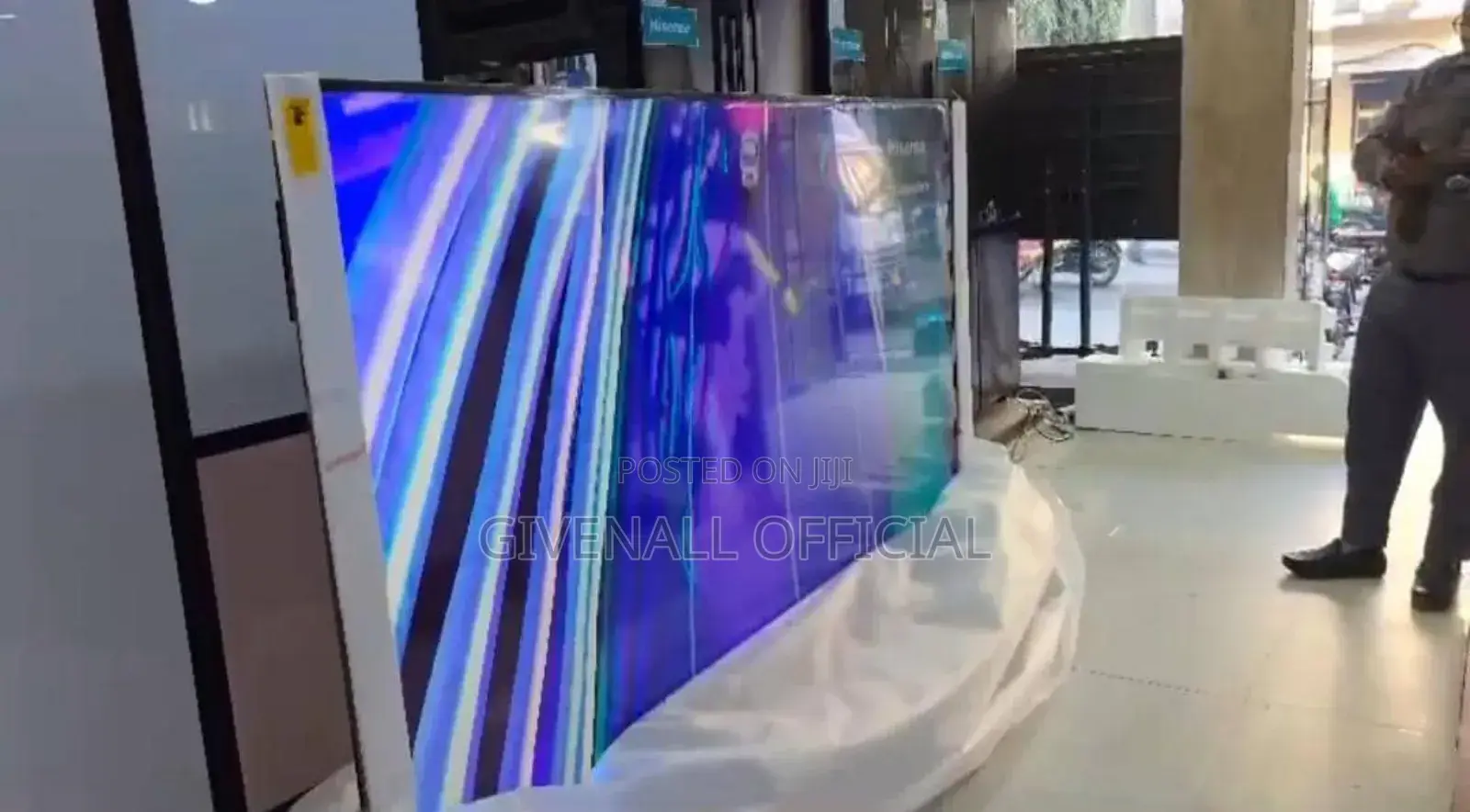 Ofa Ofa = Hisense TV Nchi 100 Smart Qled Uhd Q7