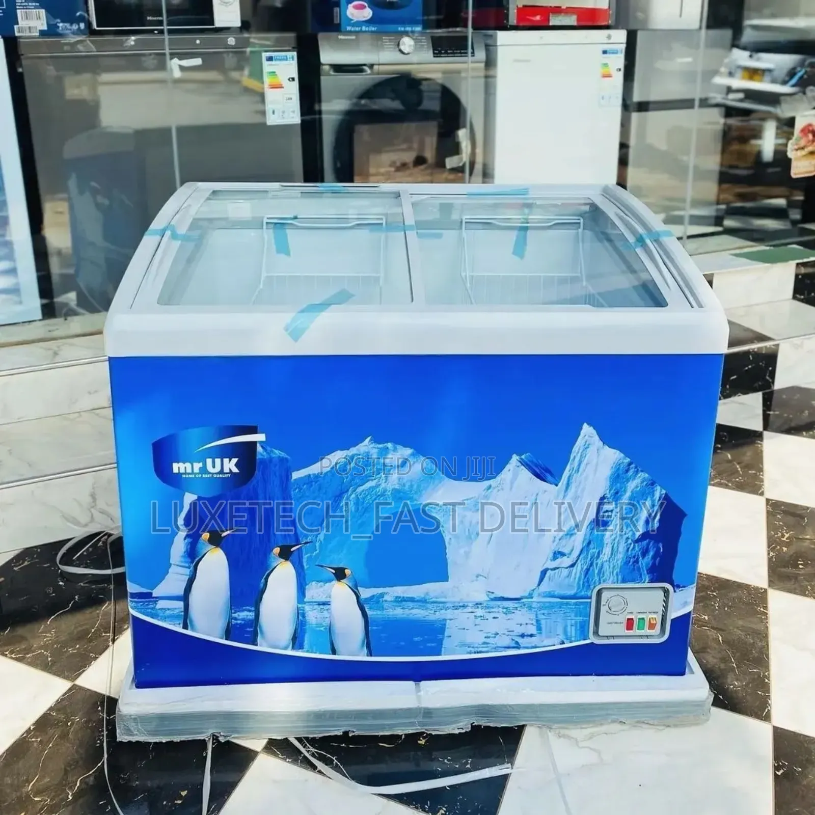 Showcase Freezer 258L