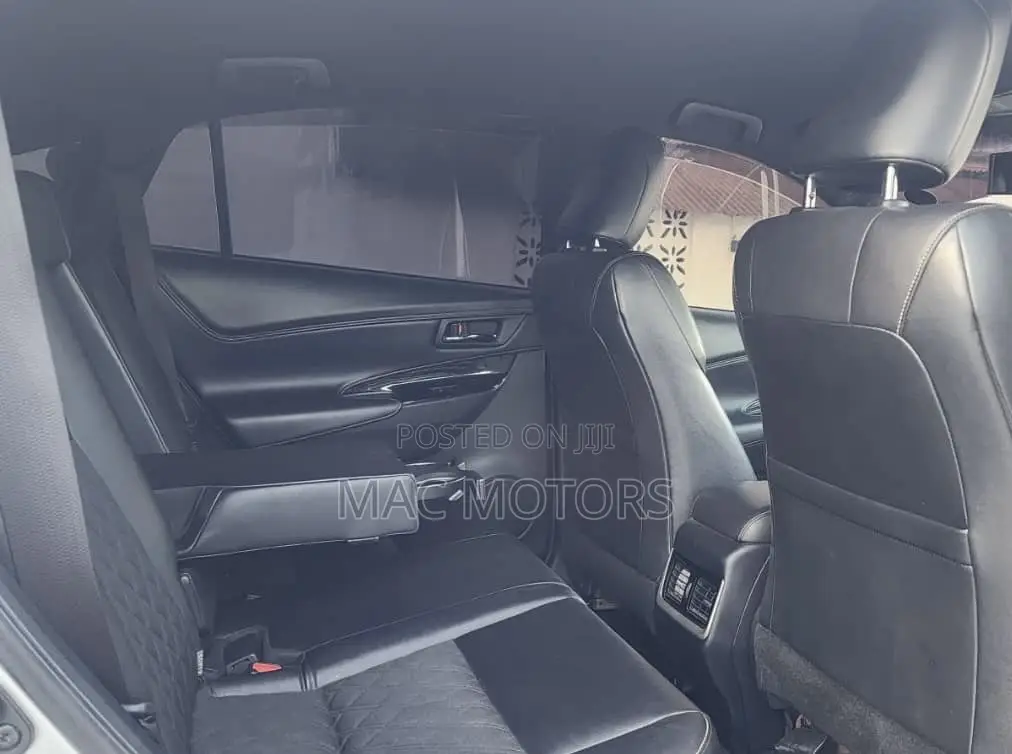 Toyota Harrier 2.4 2013 Silver