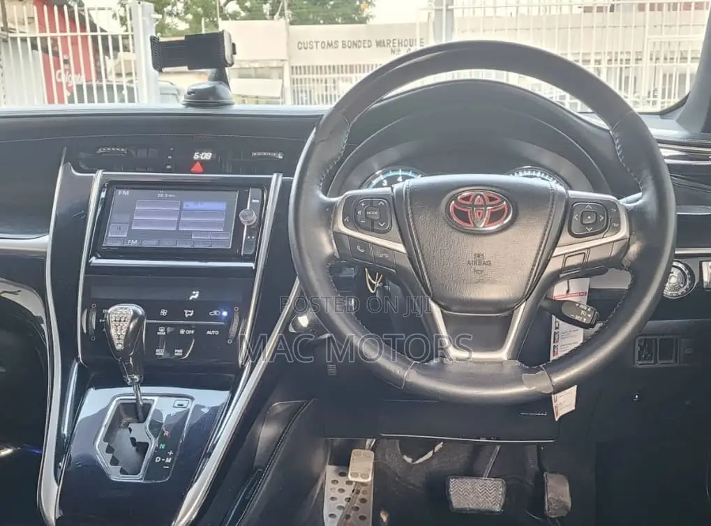 Toyota Harrier 2.4 2013 Silver