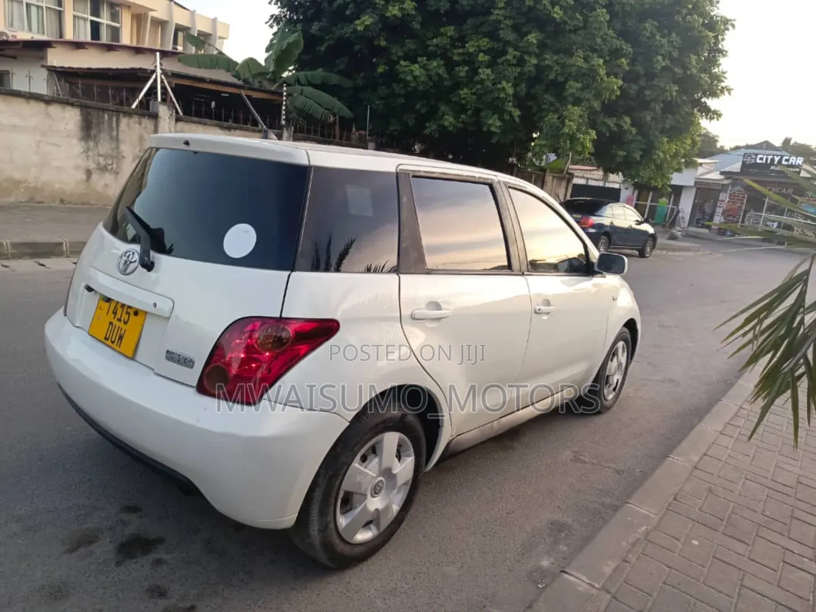 Toyota IST 2003 Off white