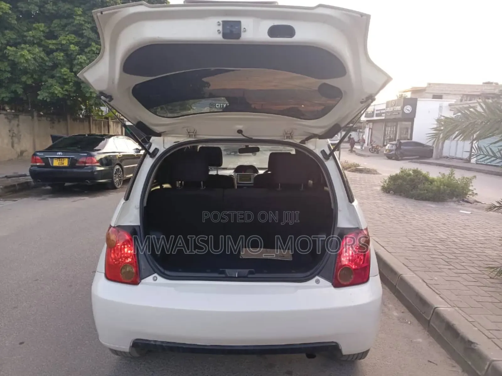 Toyota IST 2003 Off white