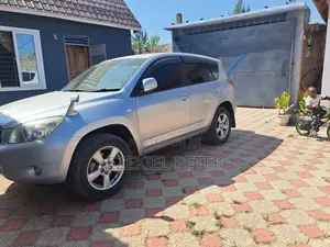 Photo - Suzuki Escudo 2005 Gold