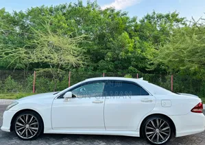 Toyota Crown 2009 Pearl