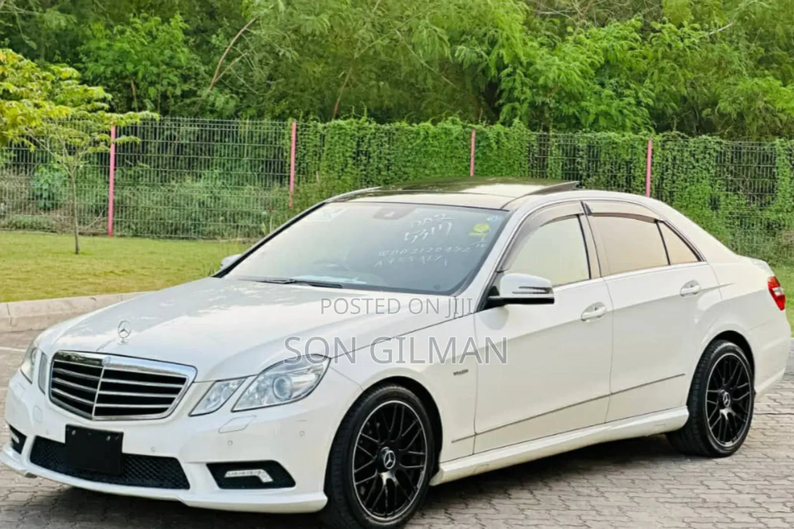 Mercedes-Benz E550 2011 Pearl