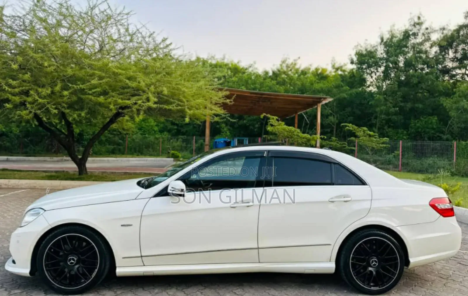 Mercedes-Benz E550 2011 Pearl