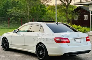 Mercedes-Benz E550 2011 Pearl