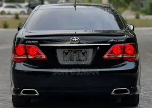 Toyota Crown 2010 Black