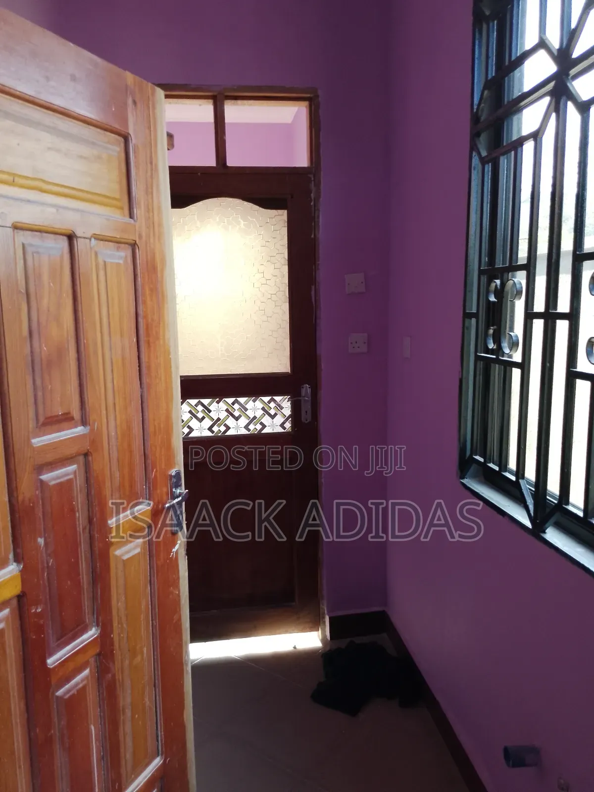 3bdrm Bungalow in 3 Bedroom House For, Kitunda for rent