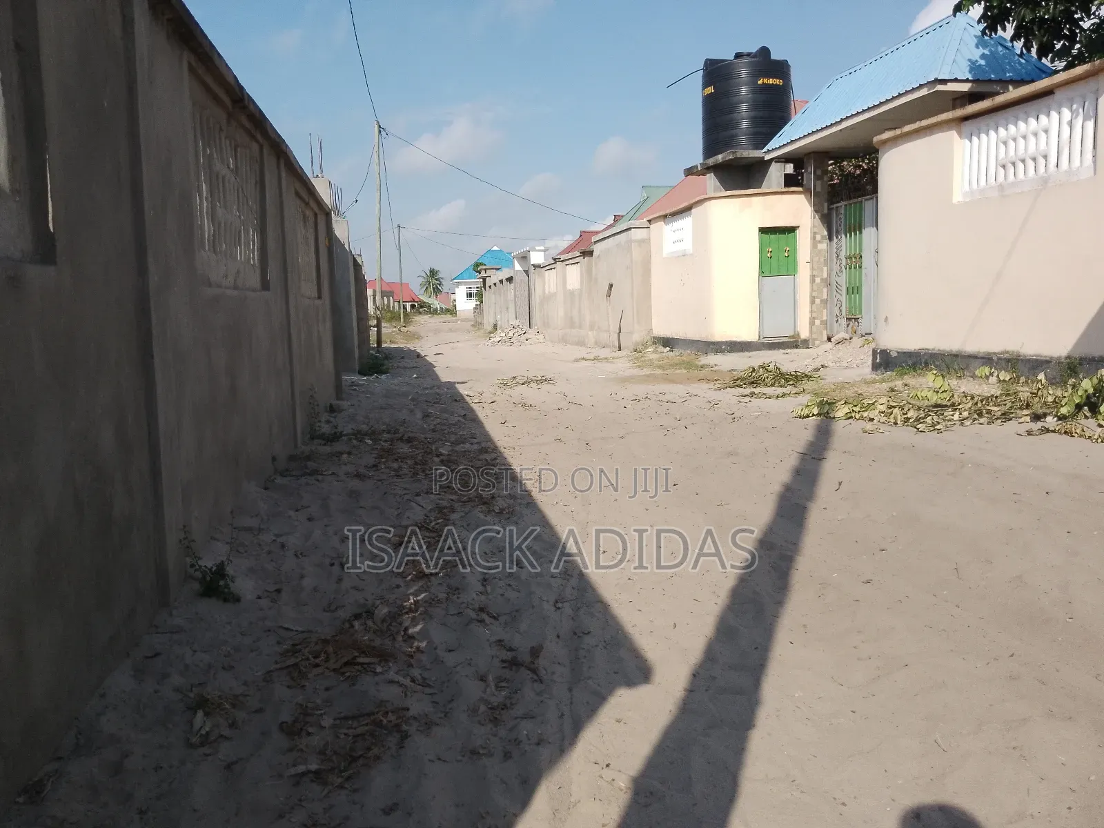 3bdrm Bungalow in 3 Bedroom House For, Kitunda for rent