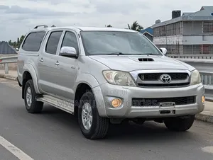 Toyota Hilux 2008 Silver