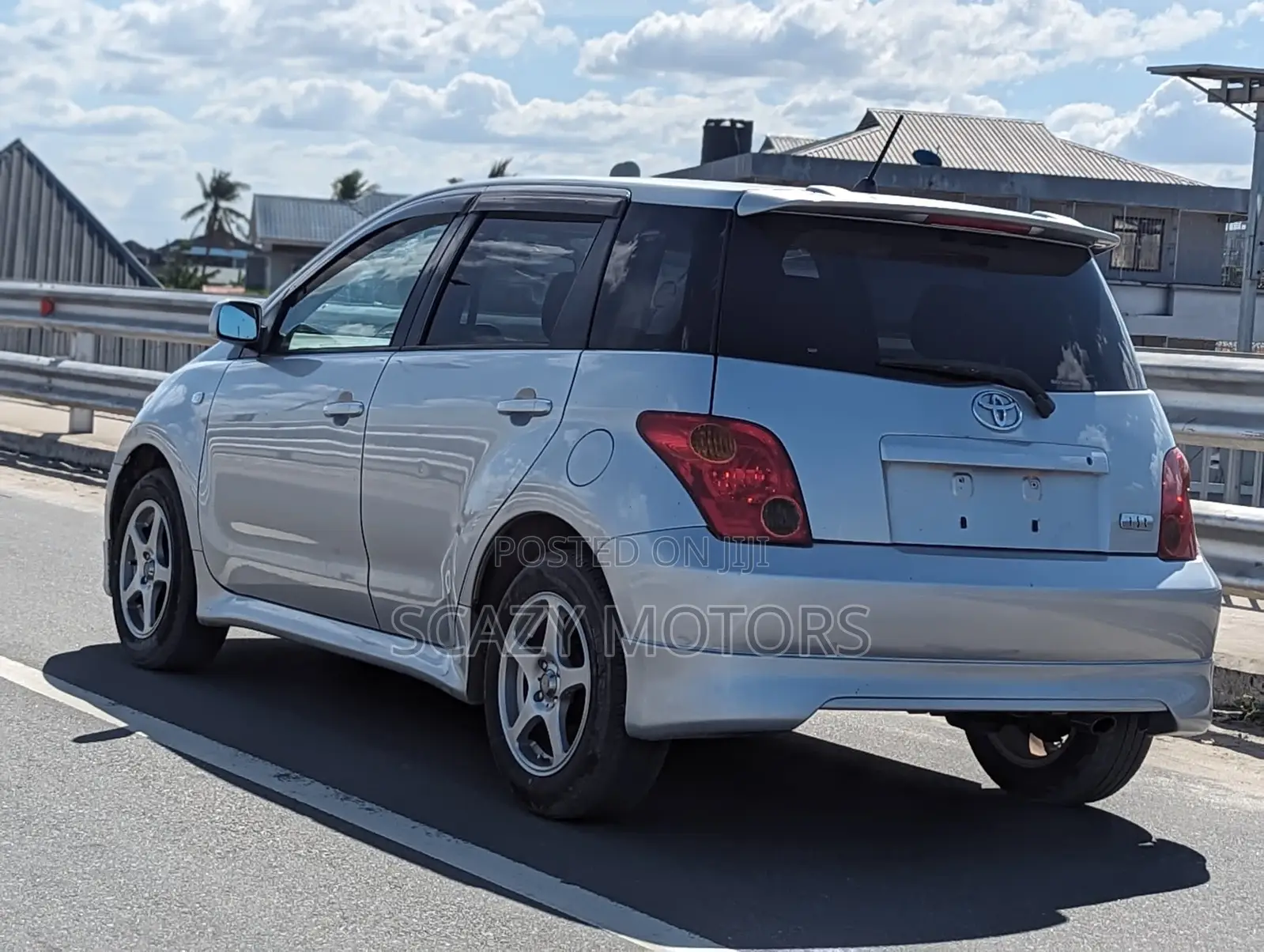 Toyota IST 2003 Silver