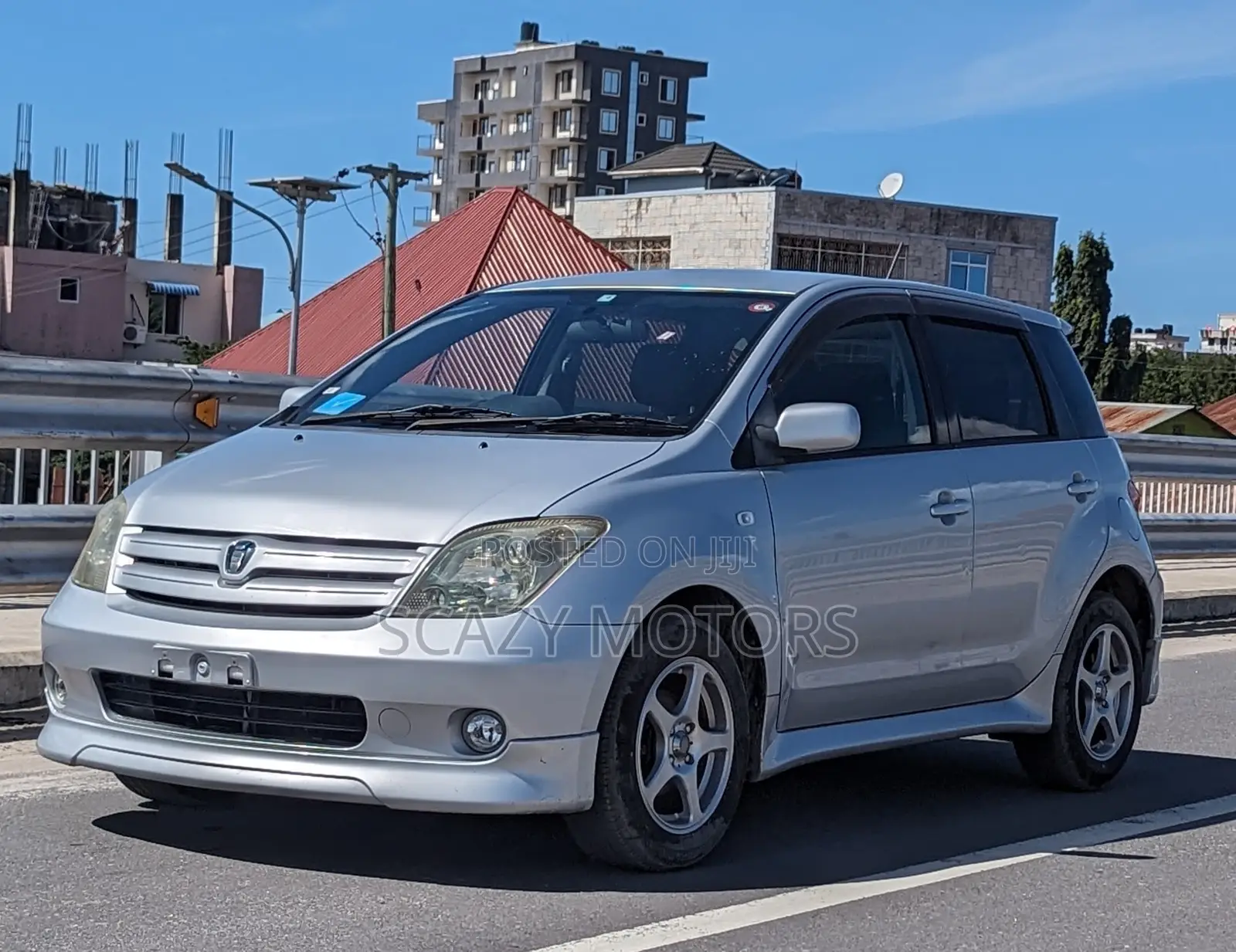 Toyota IST 2003 Silver