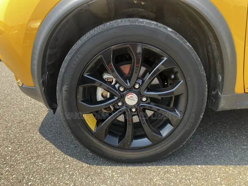 Nissan Juke 2017 Yellow