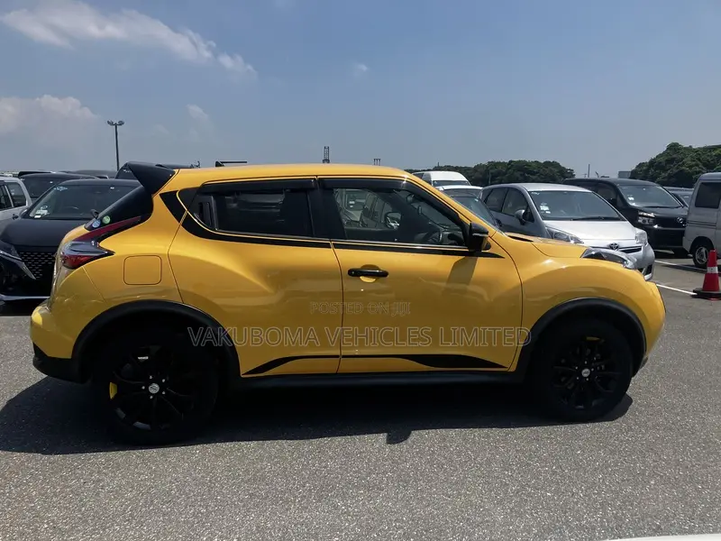 Nissan Juke 2017 Yellow