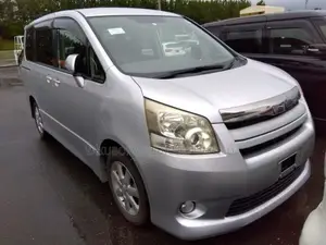 Toyota Noah 2007 Silver