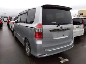 Toyota Noah 2007 Silver