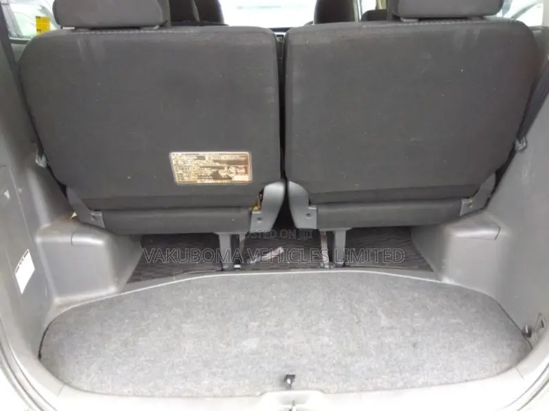 Toyota Noah 2007 Silver