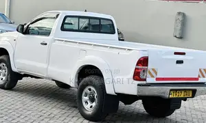 Toyota Hilux 2015 White