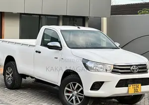 Toyota Hilux 2019 White