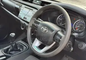 Toyota Hilux 2019 White