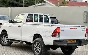 Toyota Hilux 2019 White