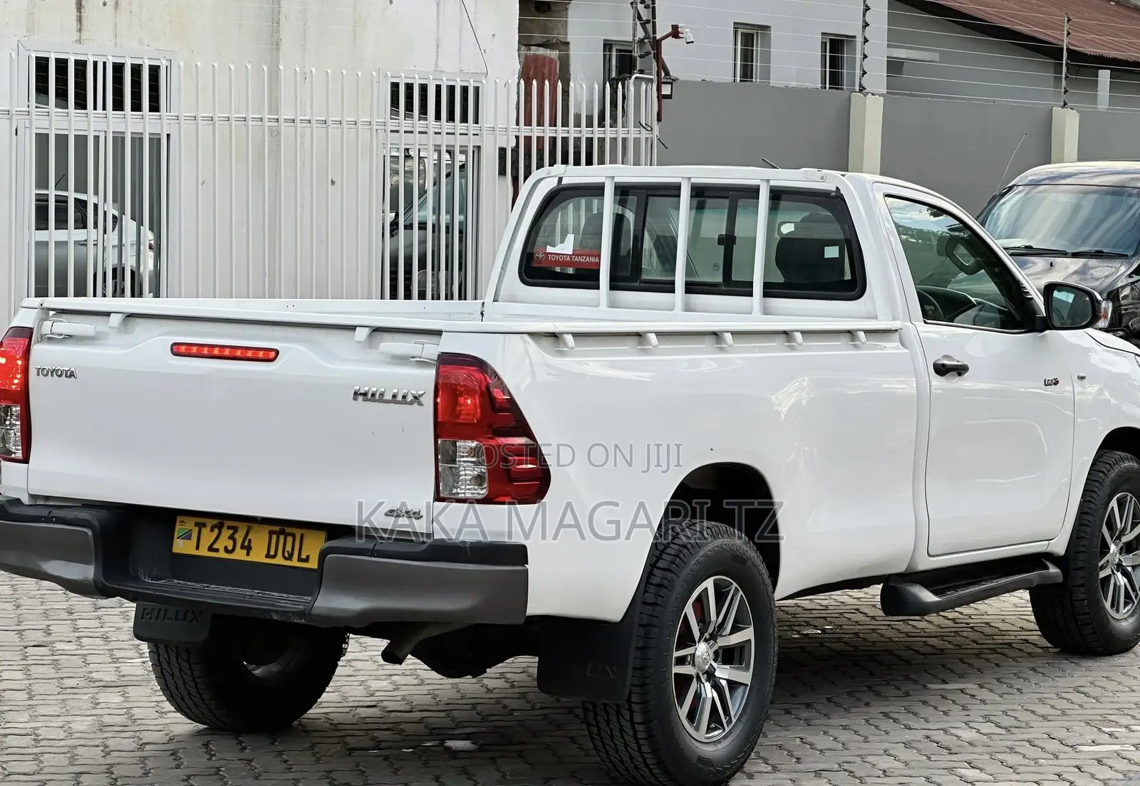 Toyota Hilux 2019 White