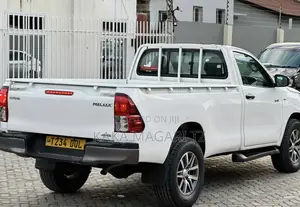 Toyota Hilux 2019 White