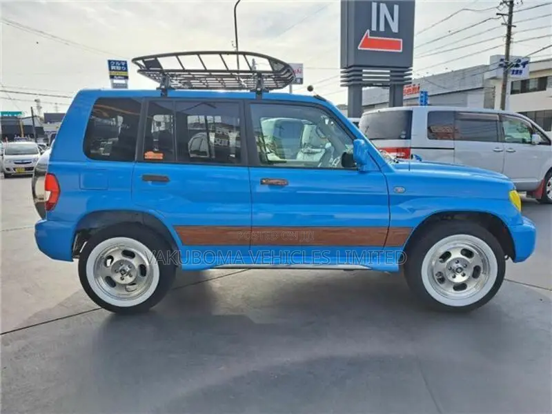 Mitsubishi Pajero 2005 Blue