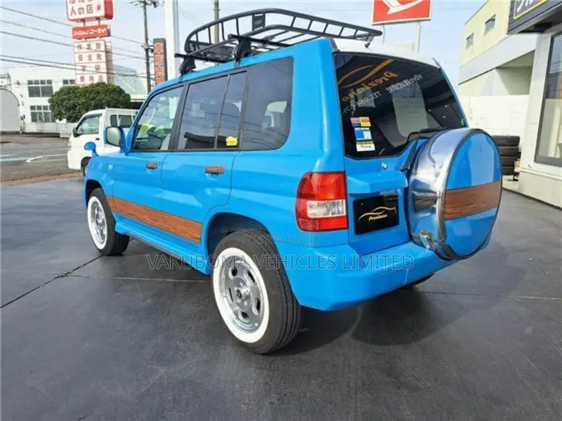 Mitsubishi Pajero 2005 Blue