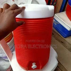Best Quality Material Cooler Box/Deli/Icebox Yenye Lita 20