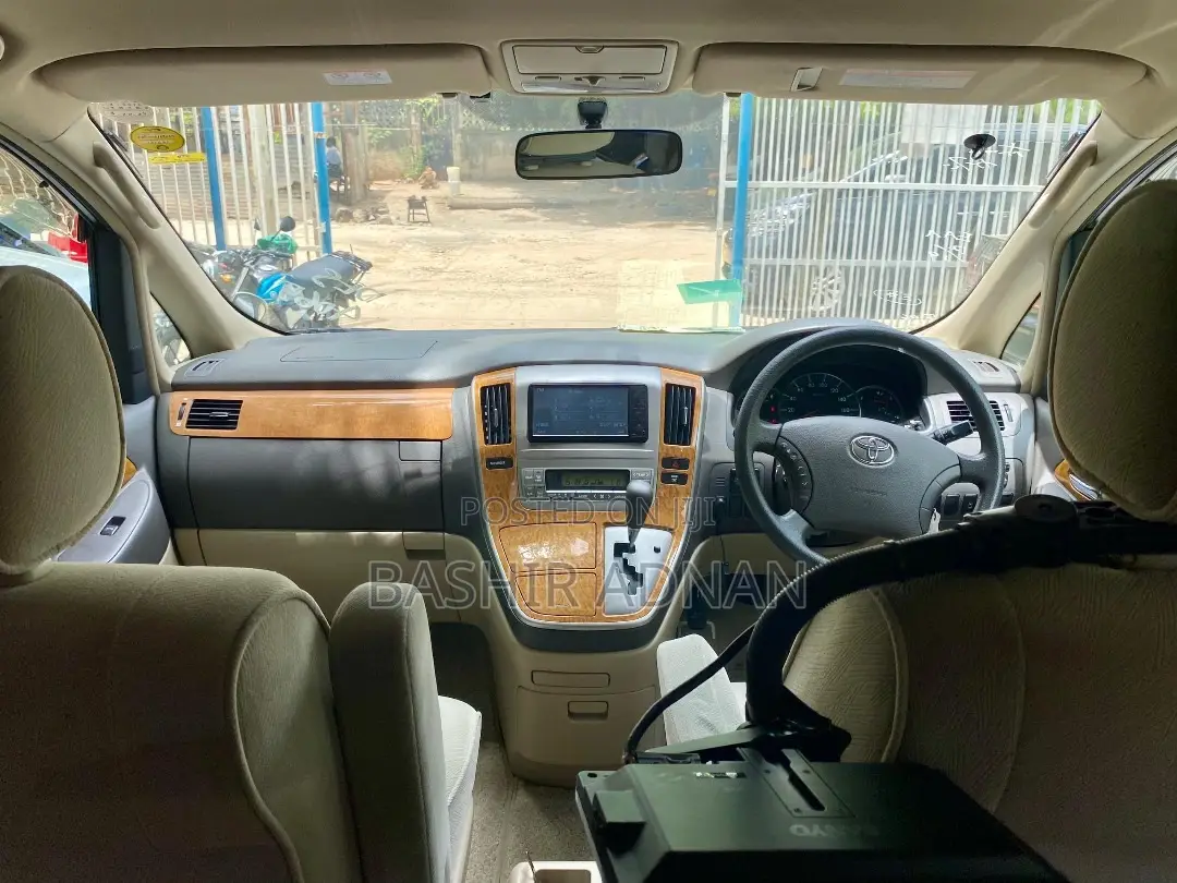 Toyota Alphard 2006 Silver
