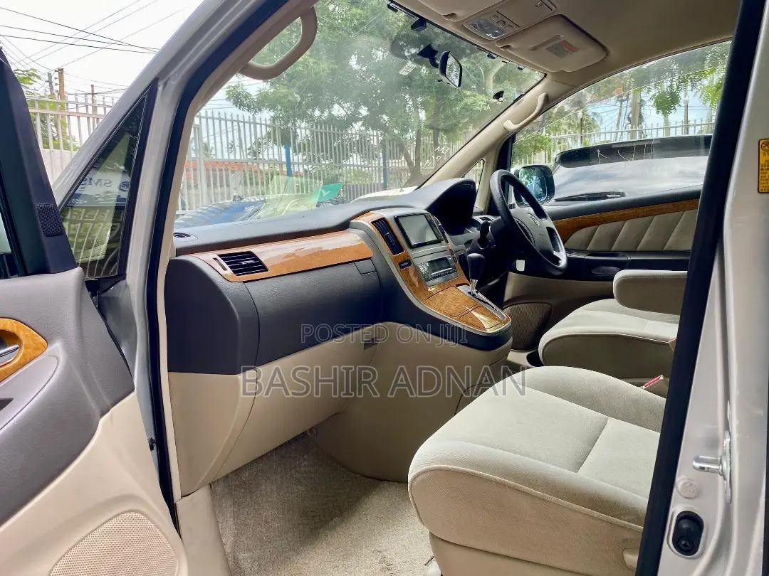 Toyota Alphard 2006 Silver