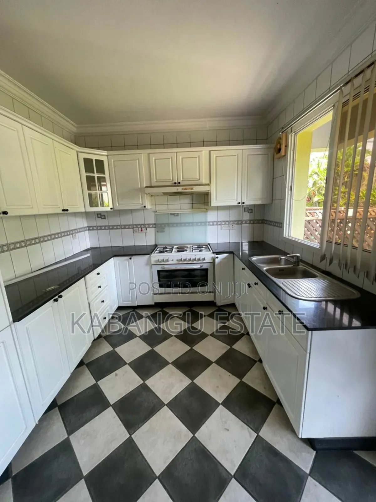 4bdrm Villa in Mikocheni for rent