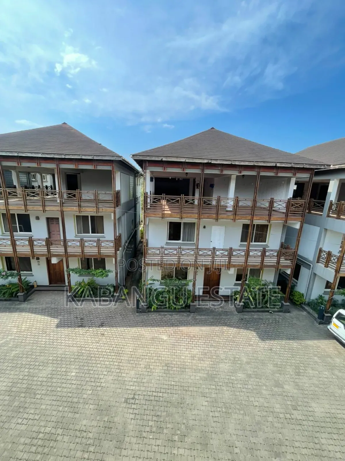4bdrm Villa in Mikocheni for rent