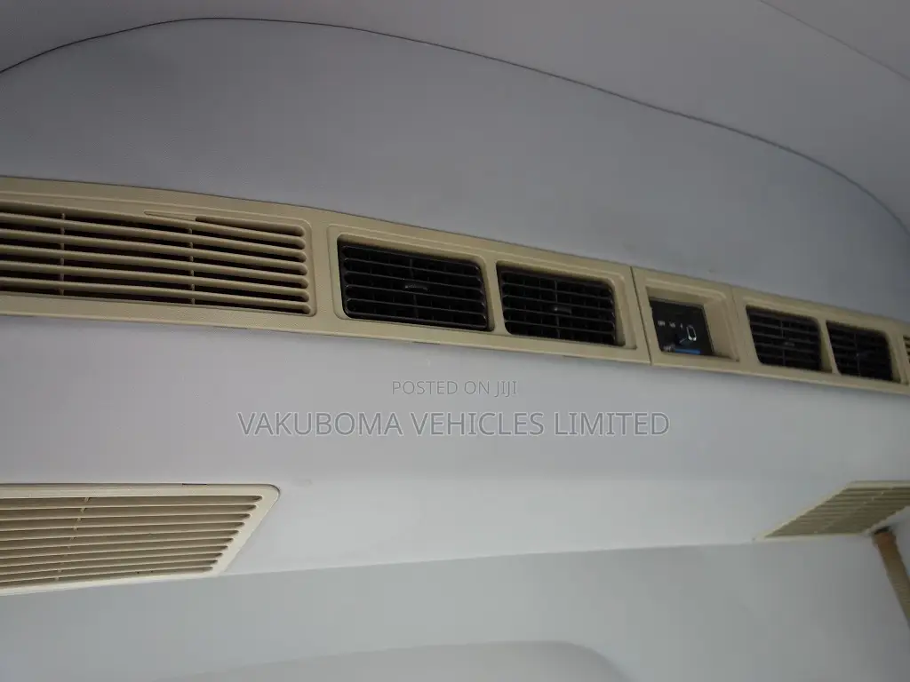 Toyota HiAce 1997 Blue
