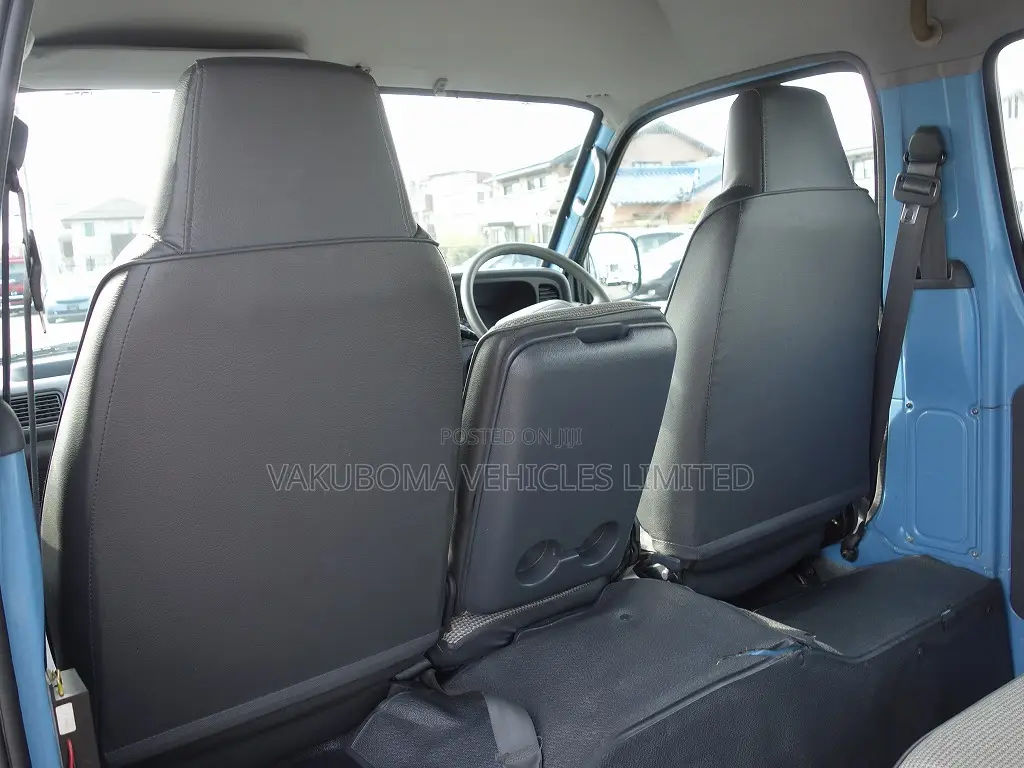 Toyota HiAce 1997 Blue