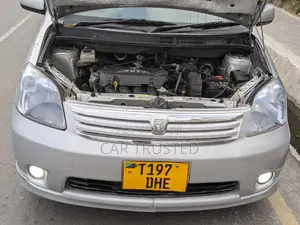 Toyota Raum 1.5 AWD 2004 Silver