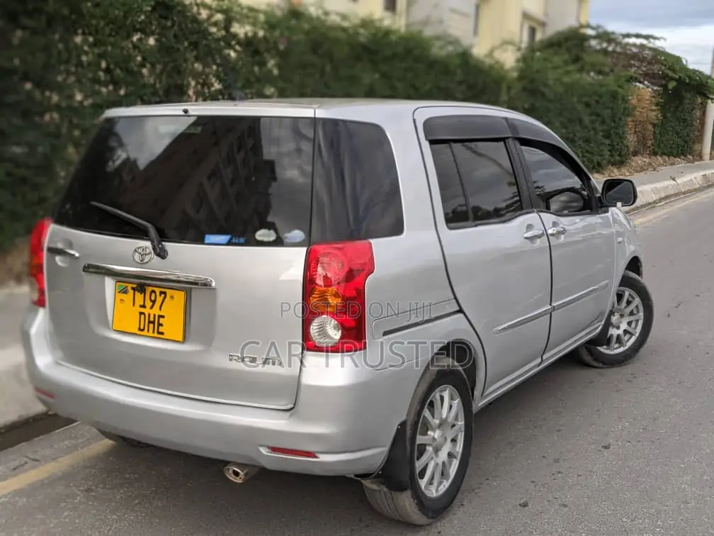 Toyota Raum 1.5 AWD 2004 Silver