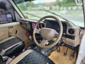 Toyota Land Cruiser 2006 White